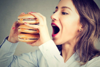 Dampak Buruk Mengkonsumsi Makanan Cepat Saji Terlalu Sering