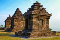 Menyerap Aura Mistis di Candi Ijo