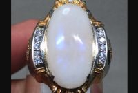 Khasiat Batu Moonstone